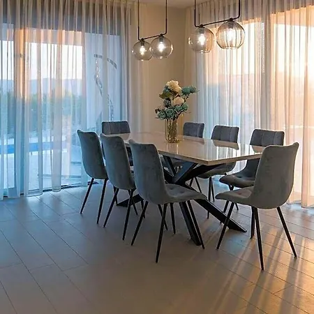 Salvia Comfortable מלון קרק